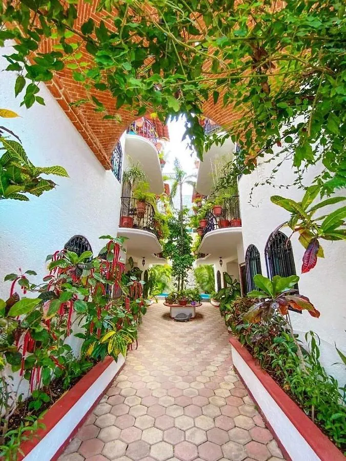 Apartment W/ Prime Location Mexican Colonial Style Playa del Carmen